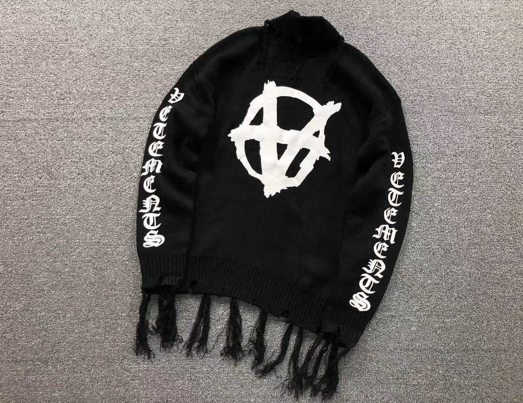 V - SWEATER