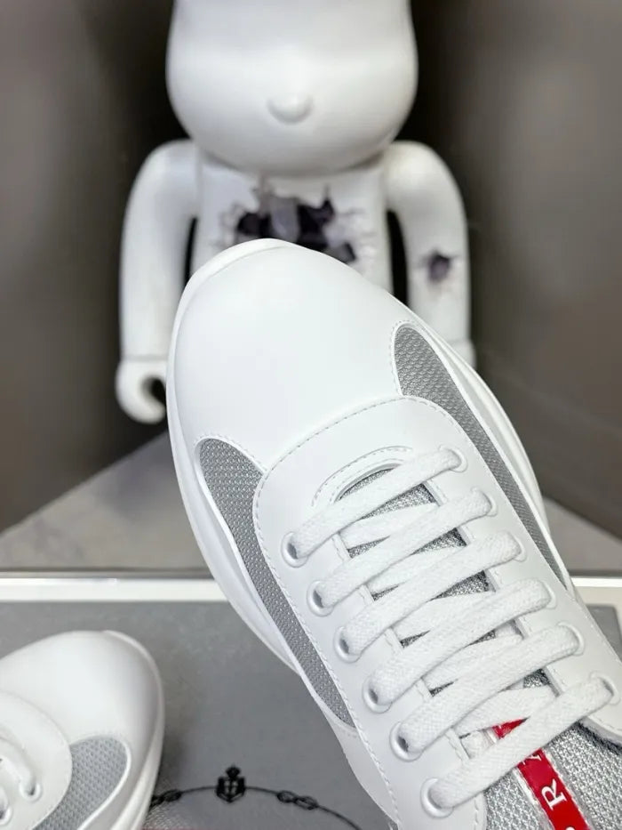 P - SNEAKERS