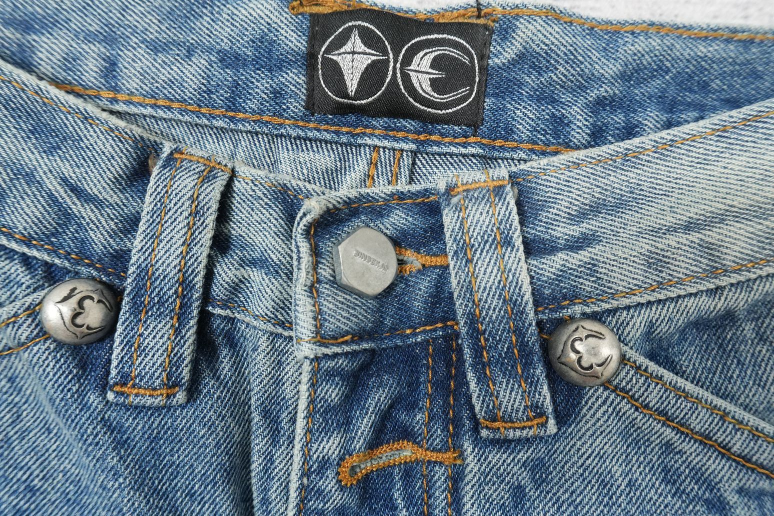 T - JEANS