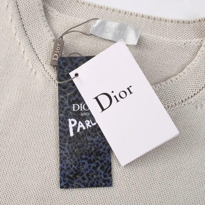 D - SWEATER