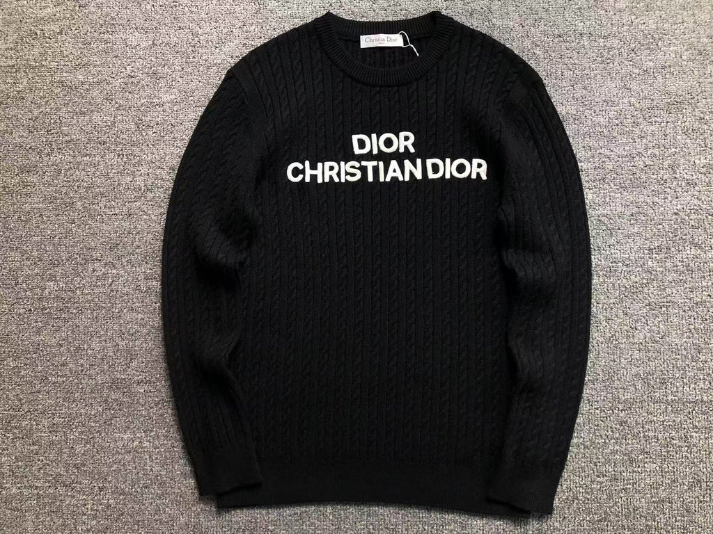 D - SWEATER