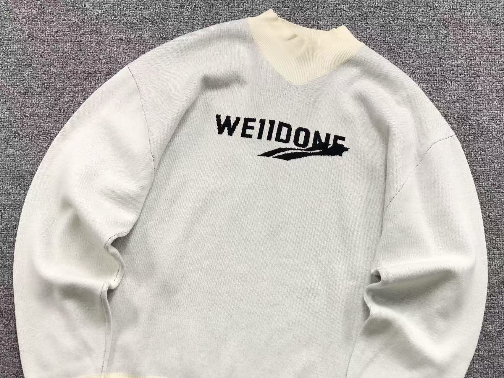 W - SWEATER