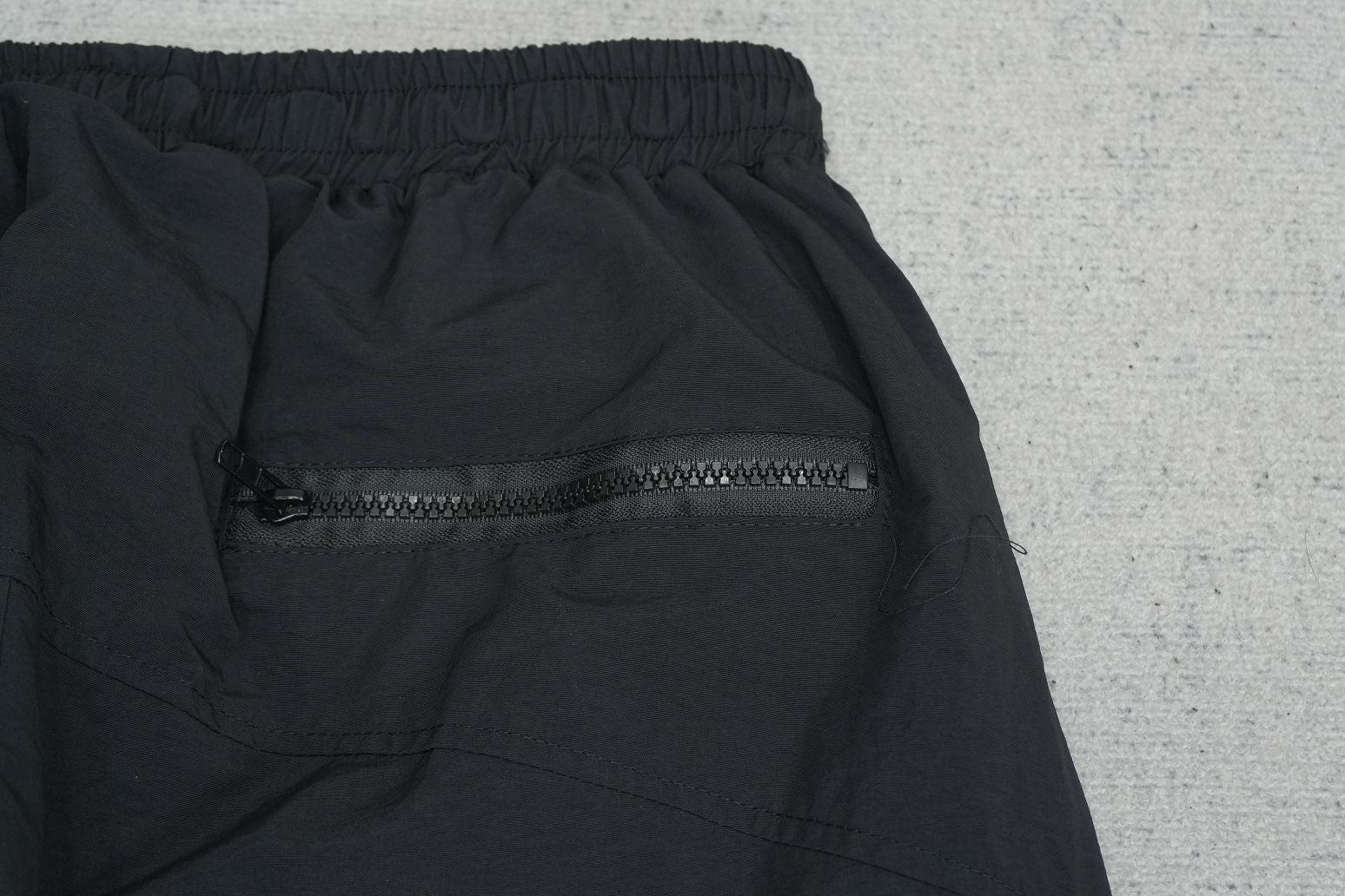 C - SWEATPANTS