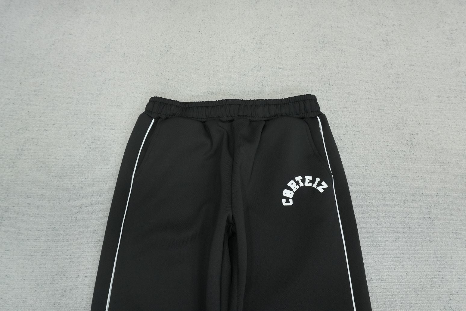 C - SWEATPANTS