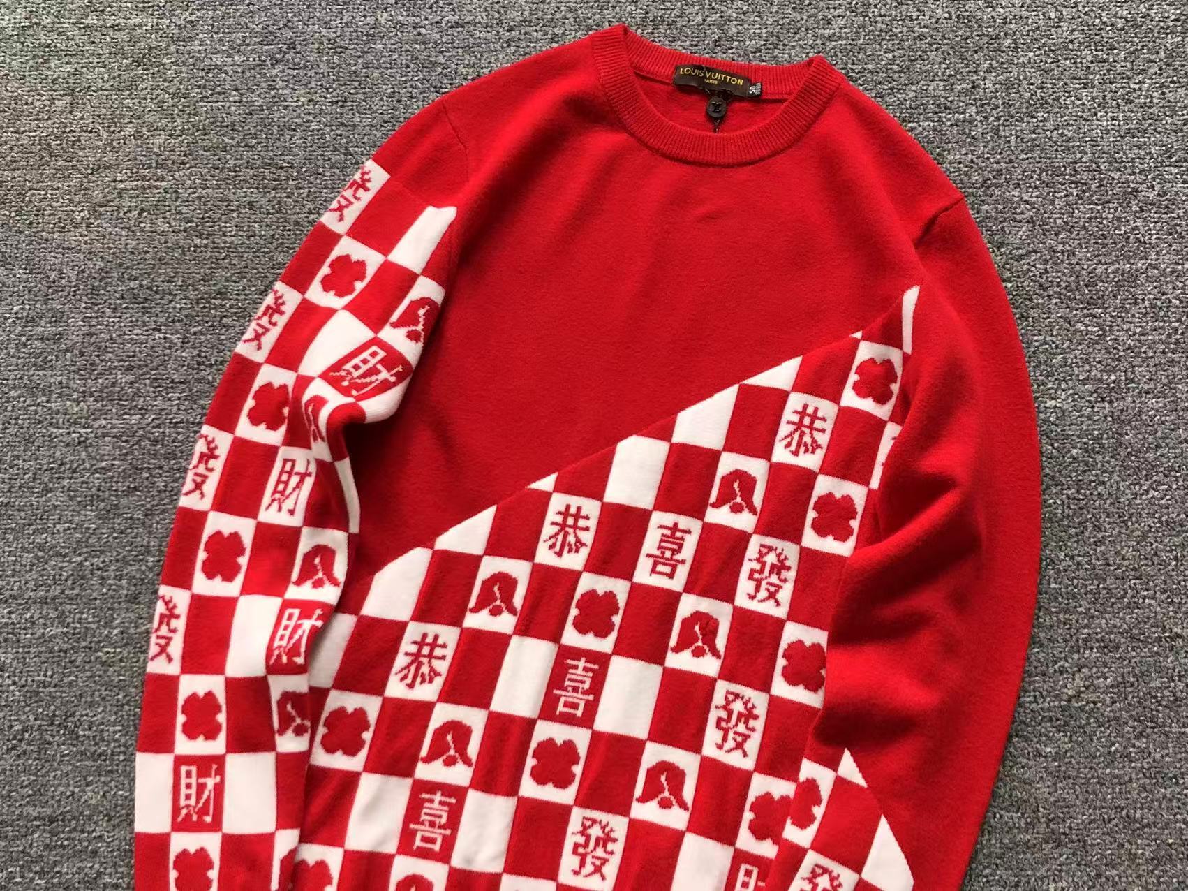 L - SWEATER
