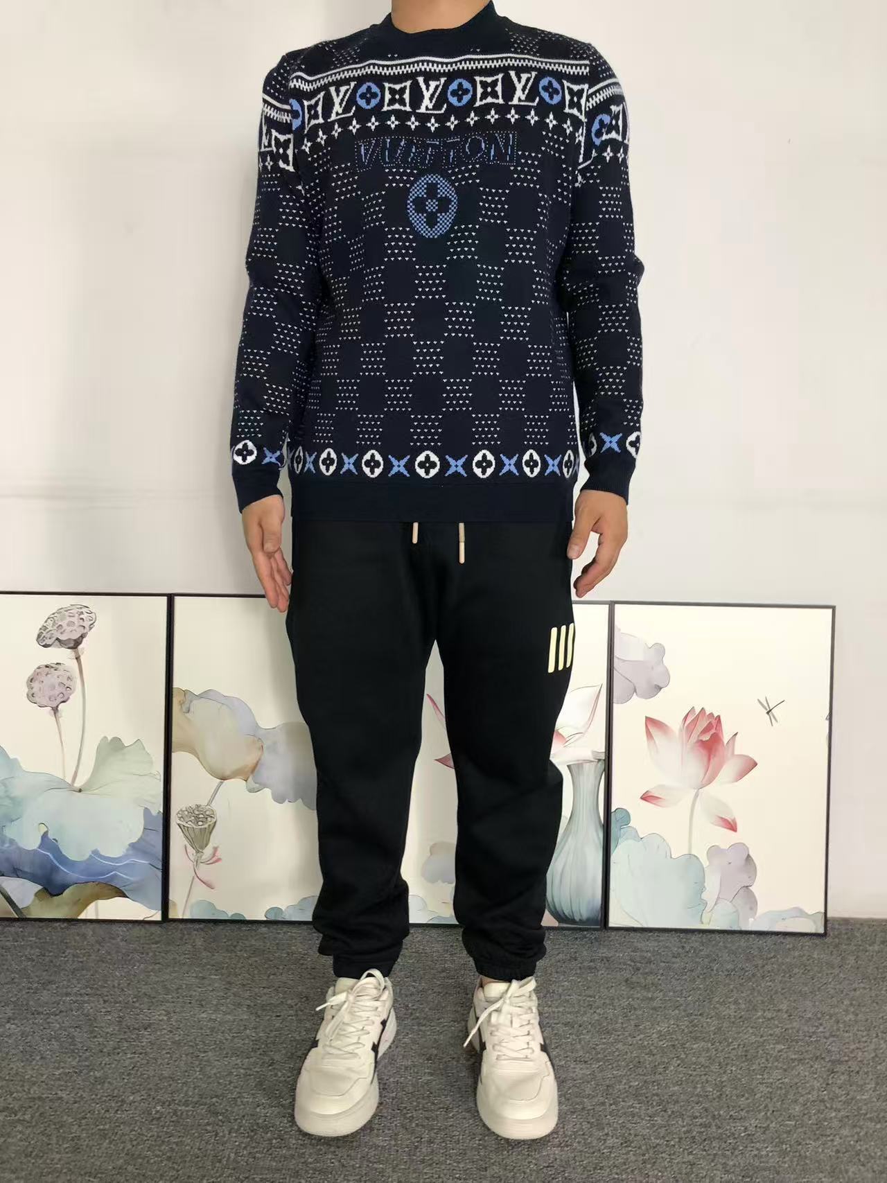 L - SWEATER
