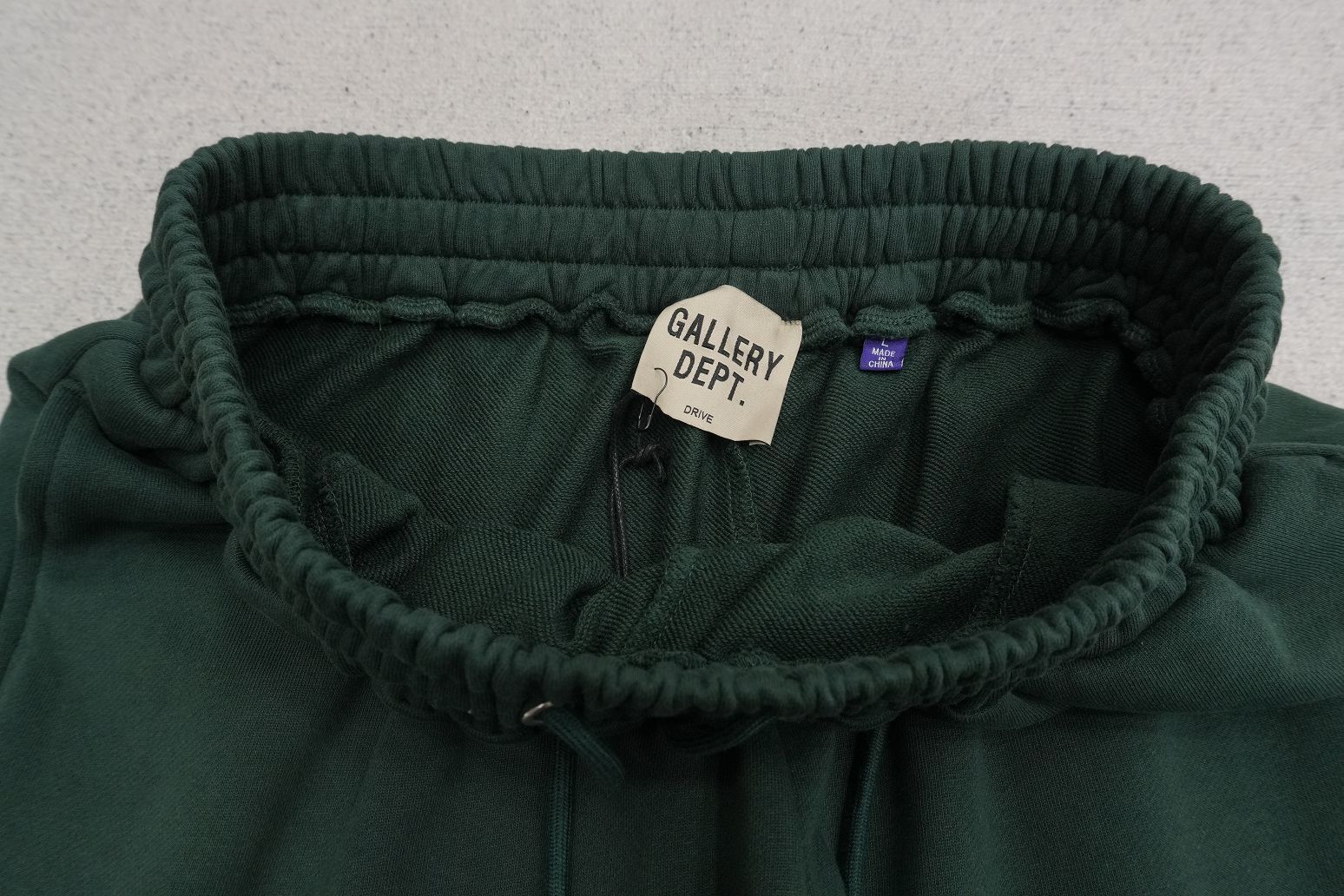 G - SWEATPANTS