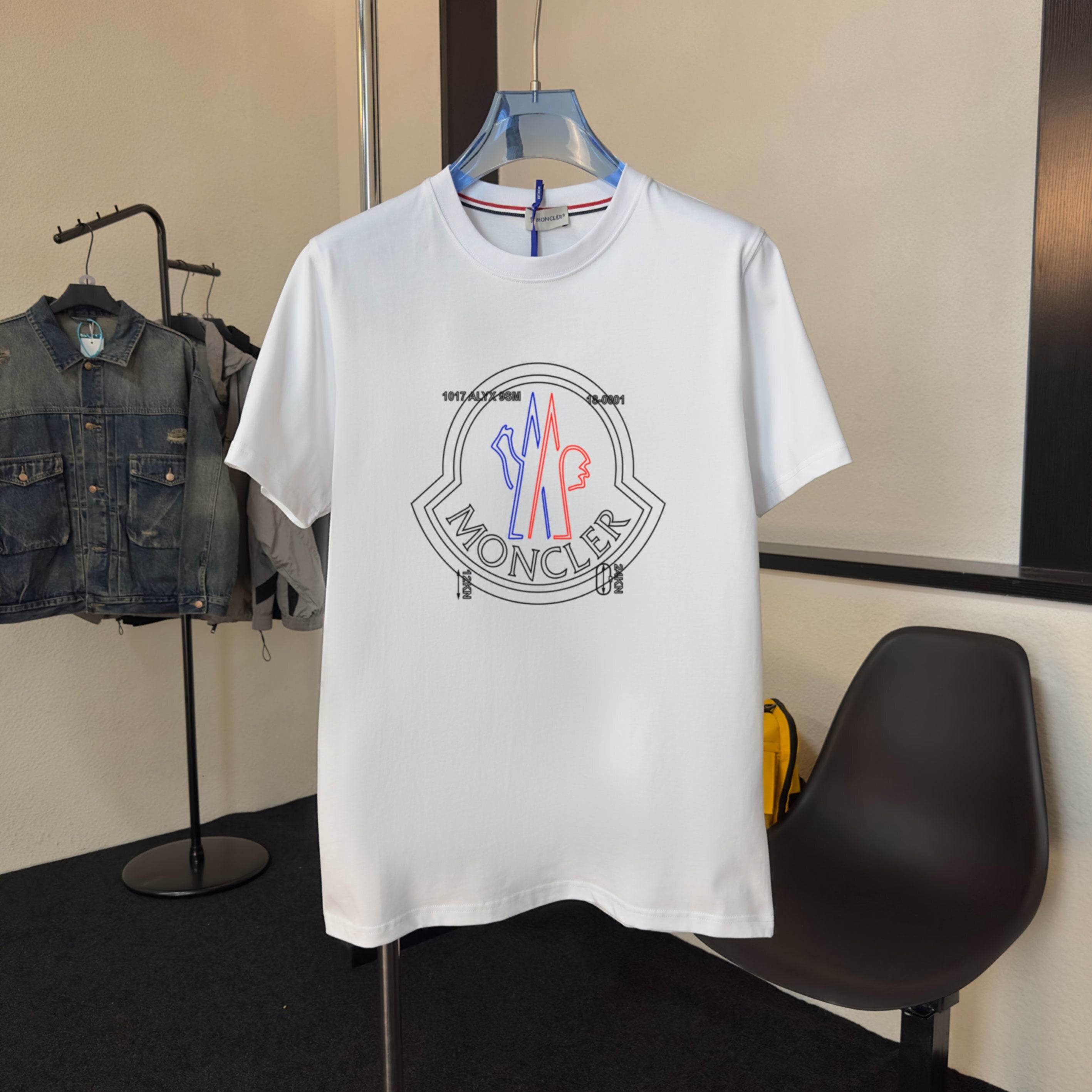 M - TSHIRT