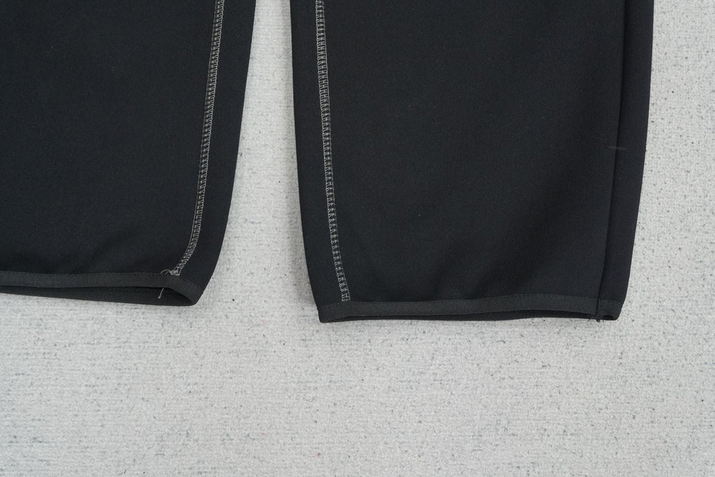 S - SWEATPANTS