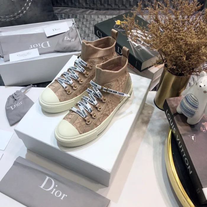 D - SNEAKERS