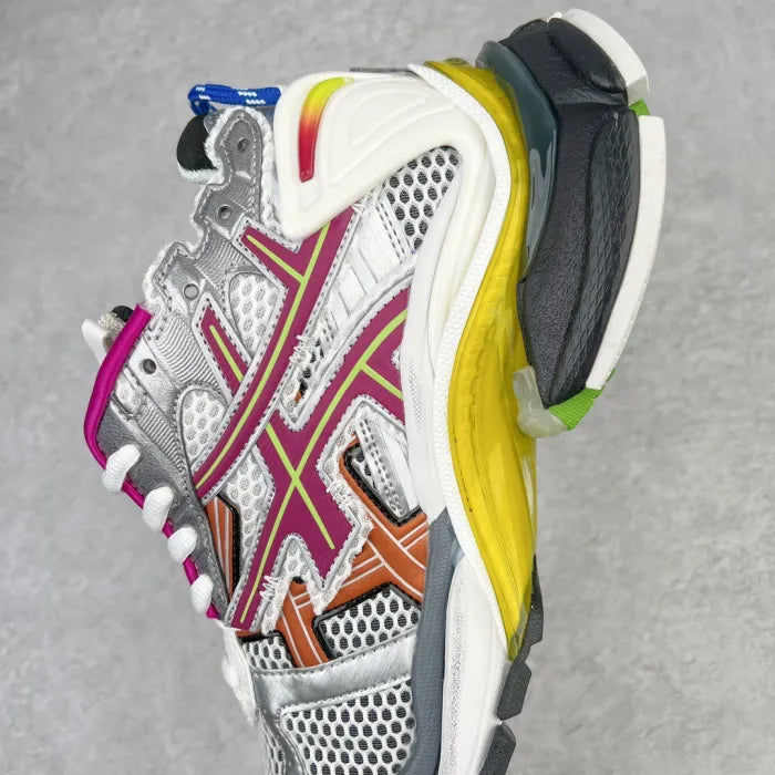 B - SNEAKERS