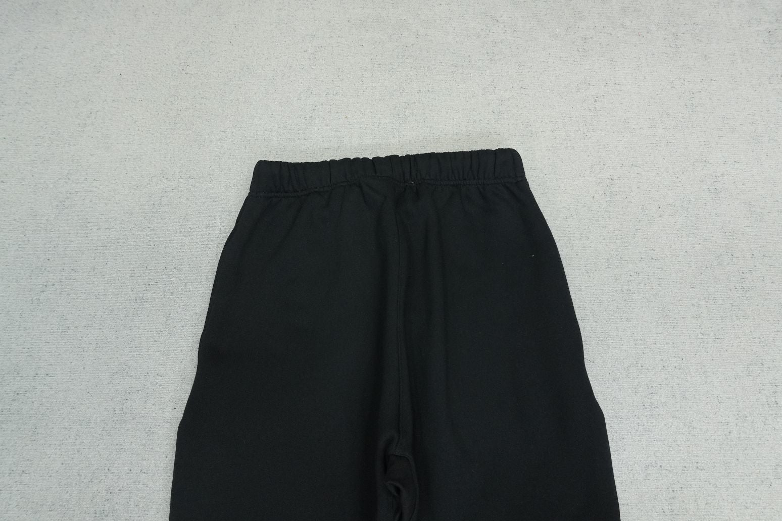 F - SWEATPANTS