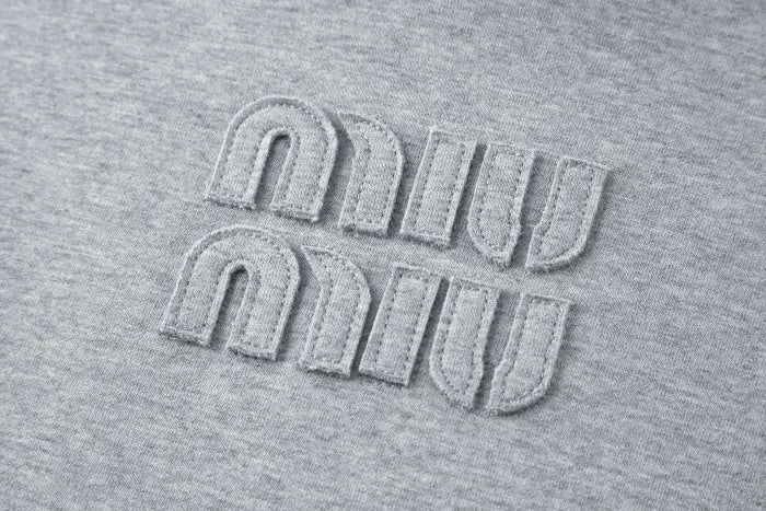 M - SWEATER