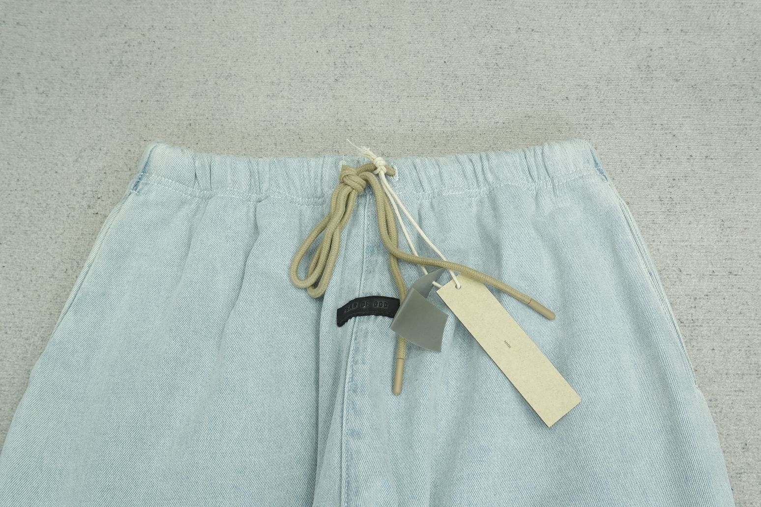F - SWEATPANTS