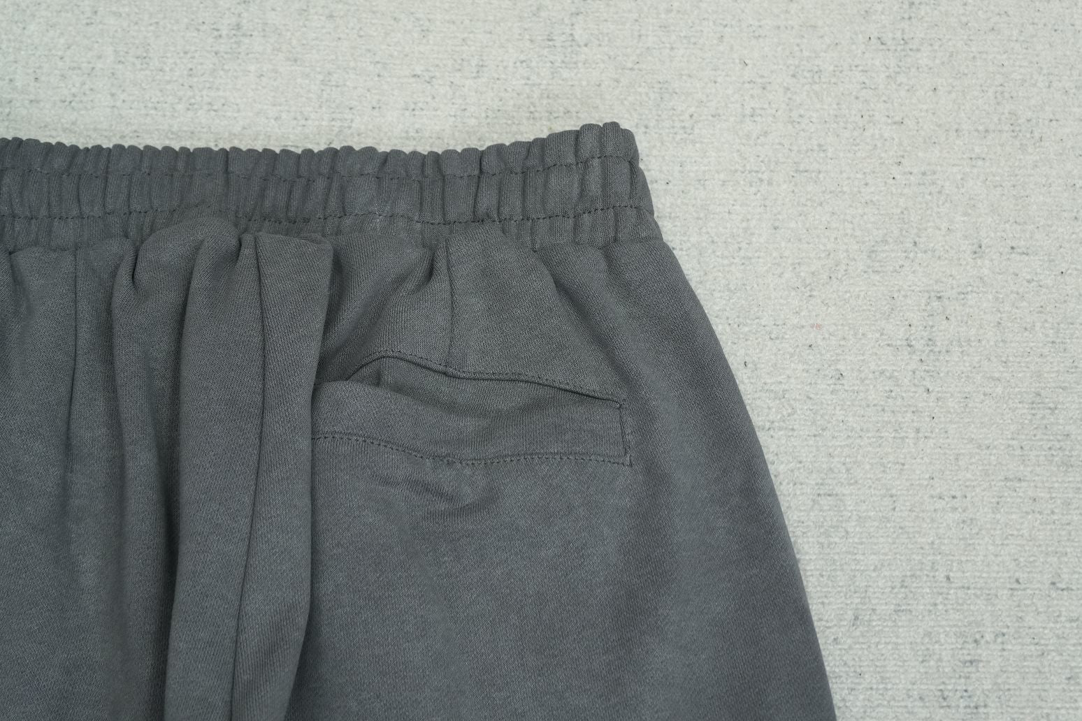 F - SWEATPANTS