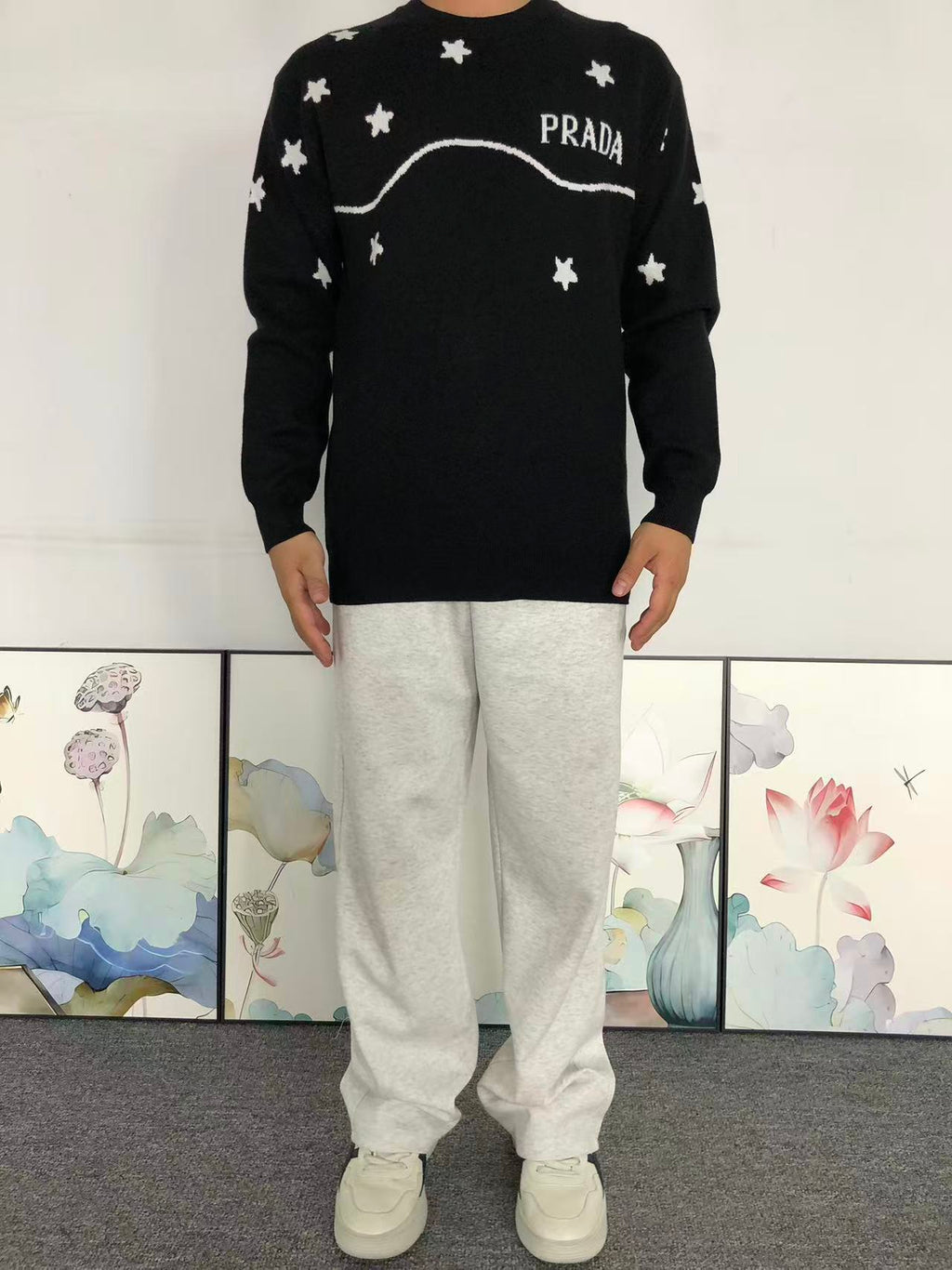 P - SWEATER
