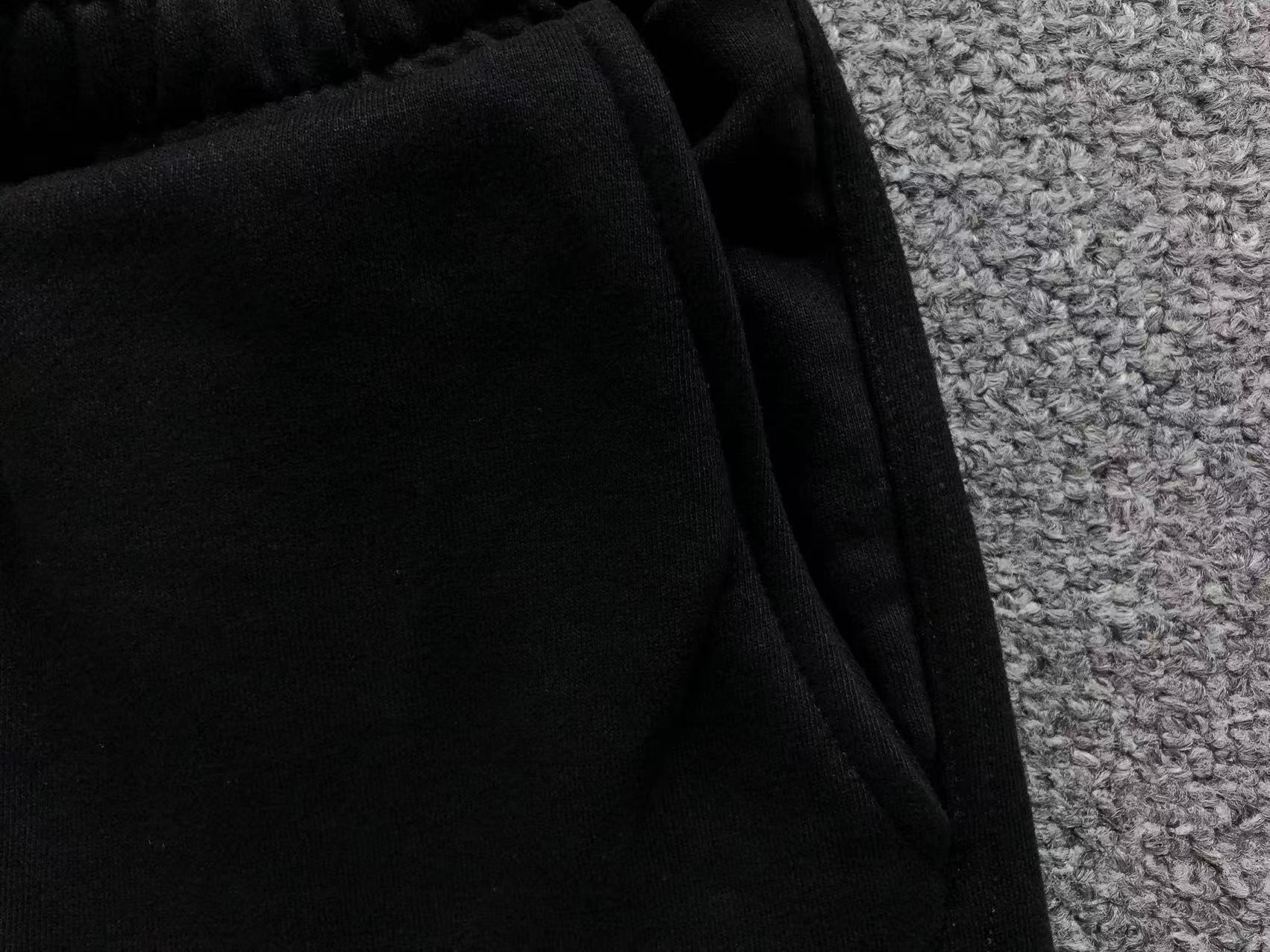 M - SHORTS