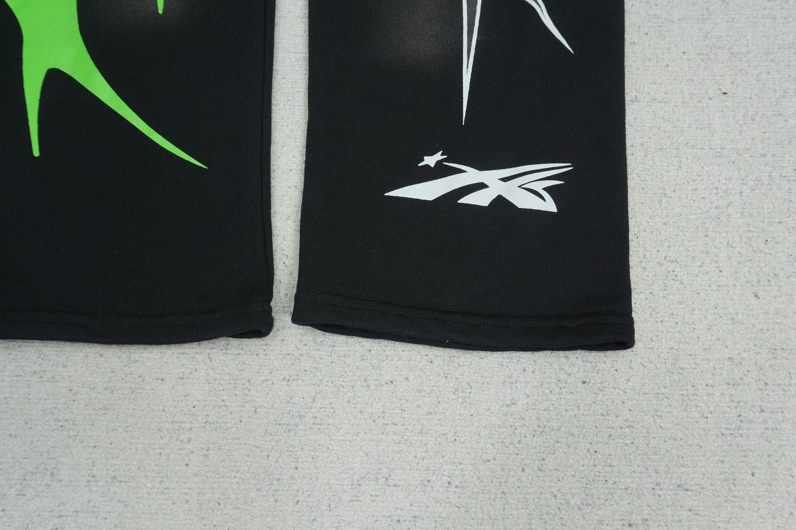 H - SWEATPANTS