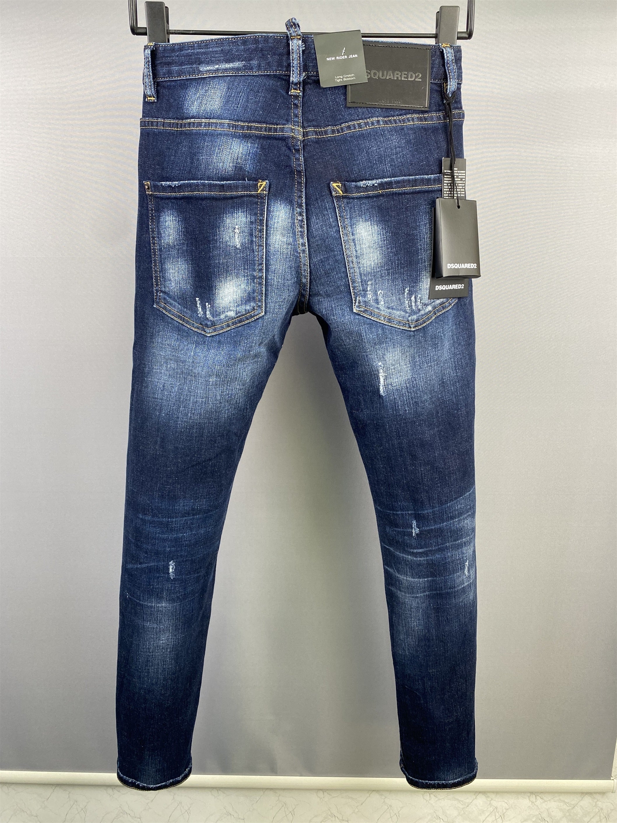 D - JEANS