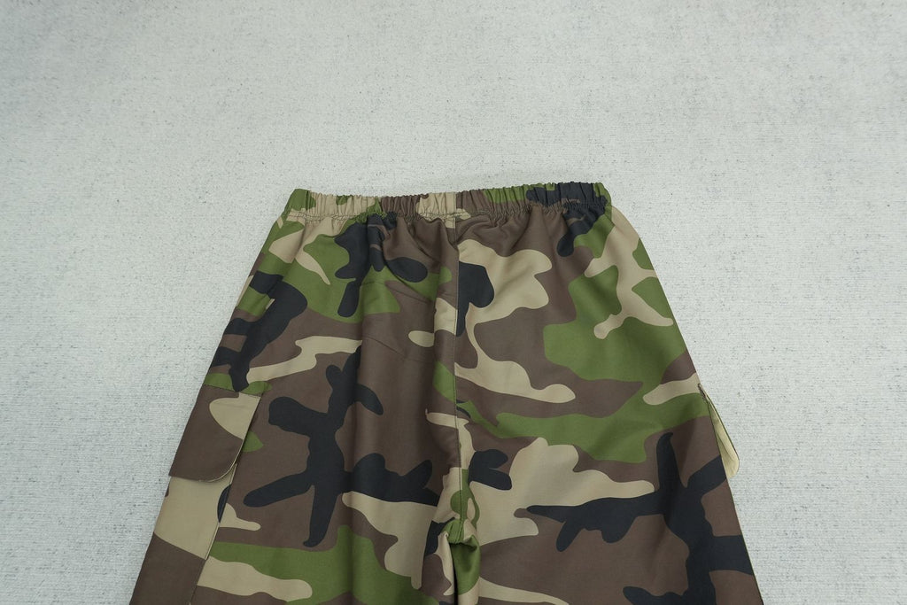F - SWEATPANTS