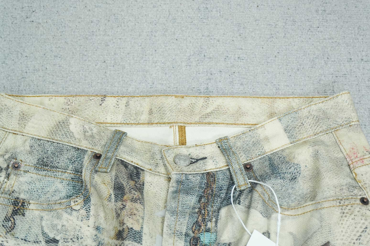 A - JEANS