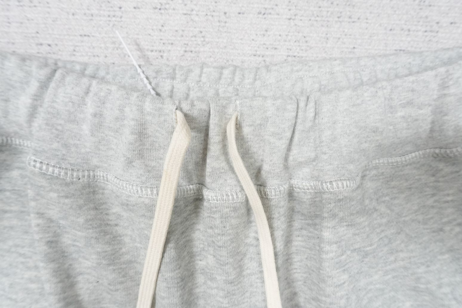 L - SWEATPANTS