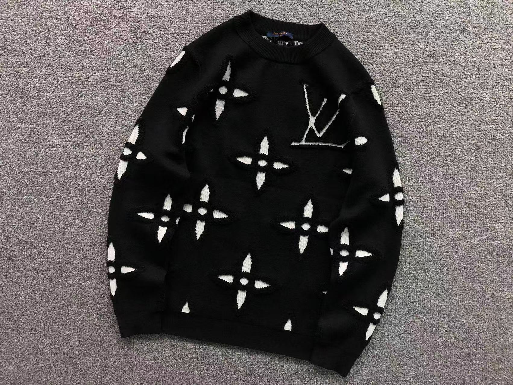 L - SWEATER
