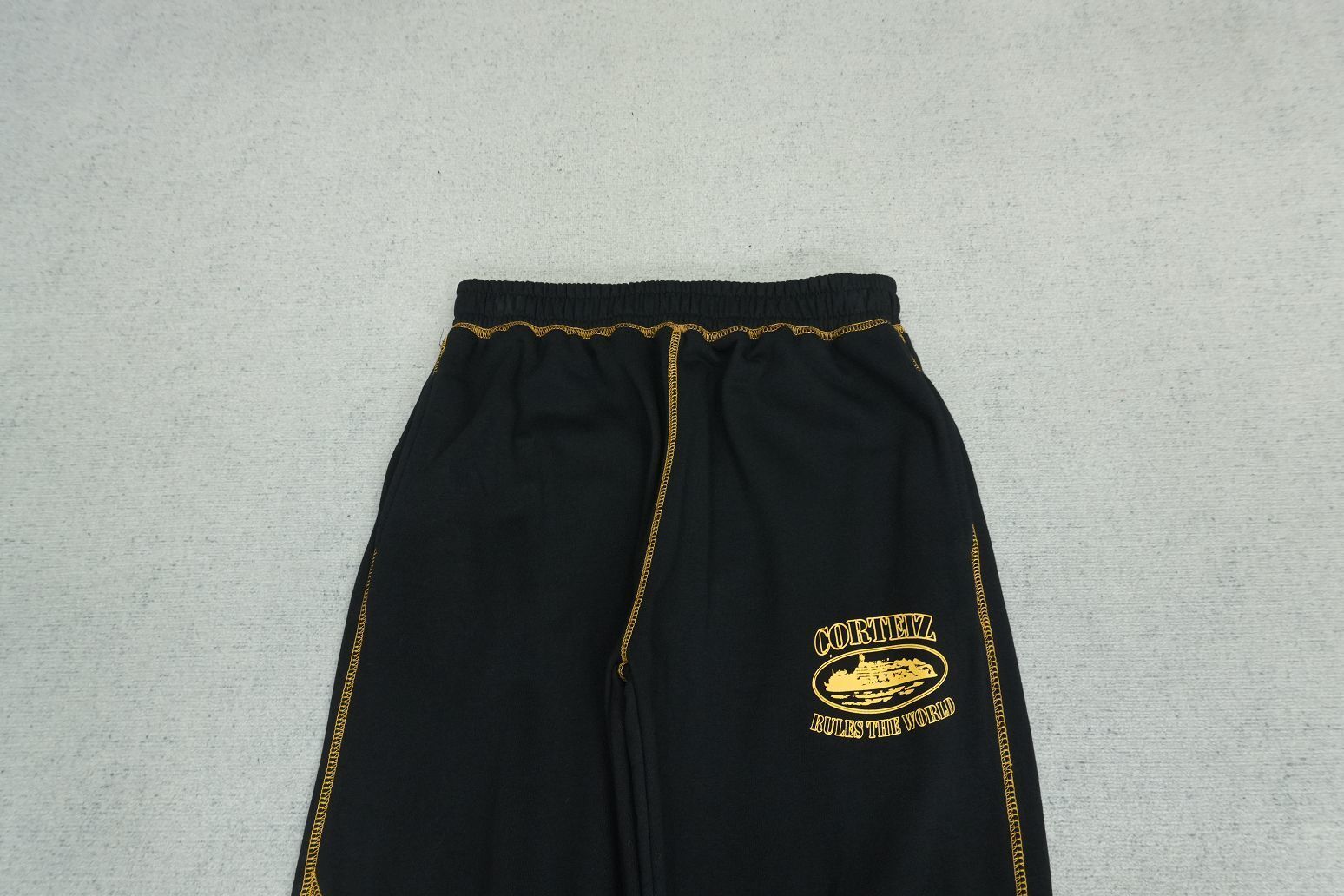 C - SWEATPANTS