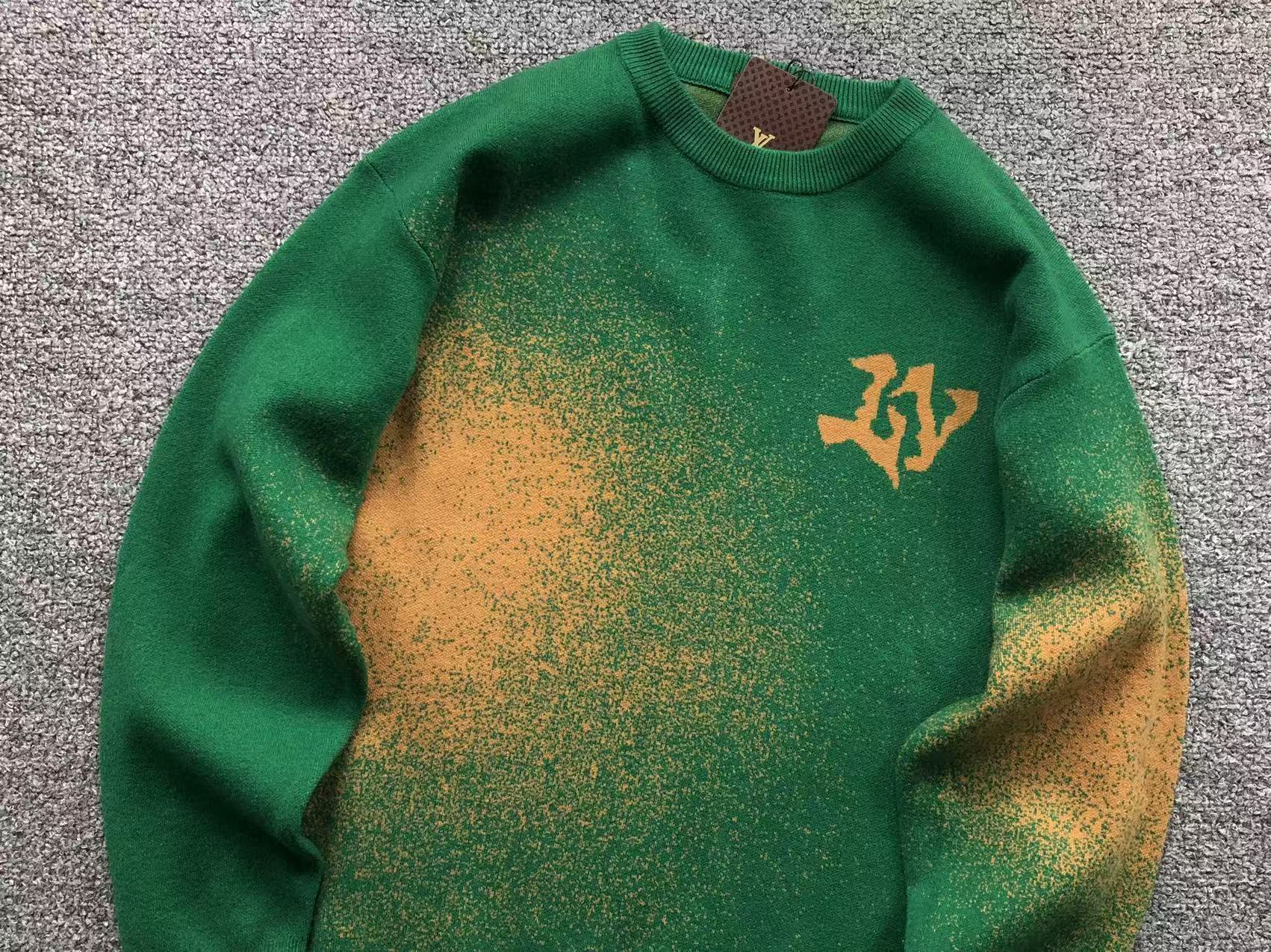 L - SWEATER