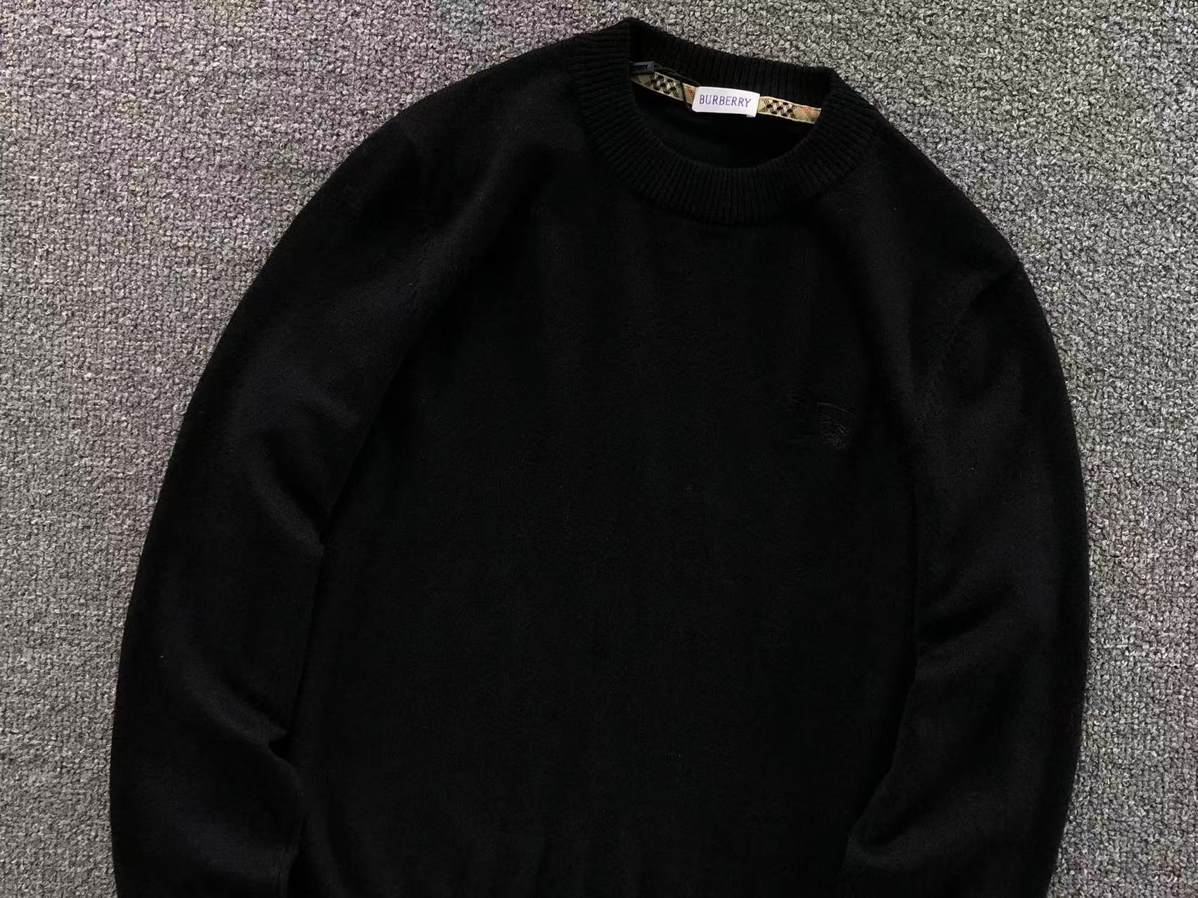 B - SWEATER