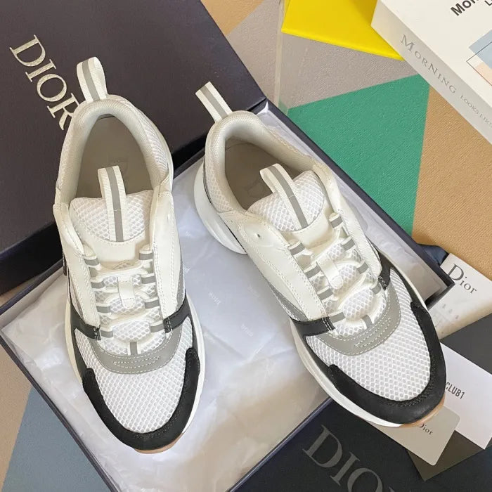 D - SNEAKERS
