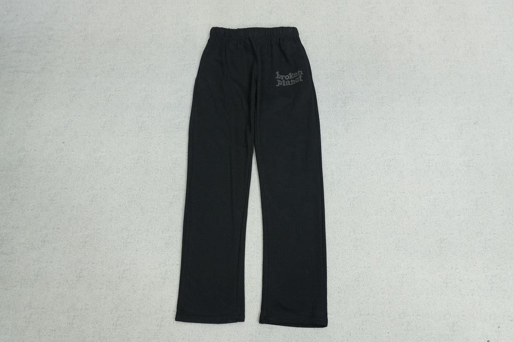 B - SWEATPANTS