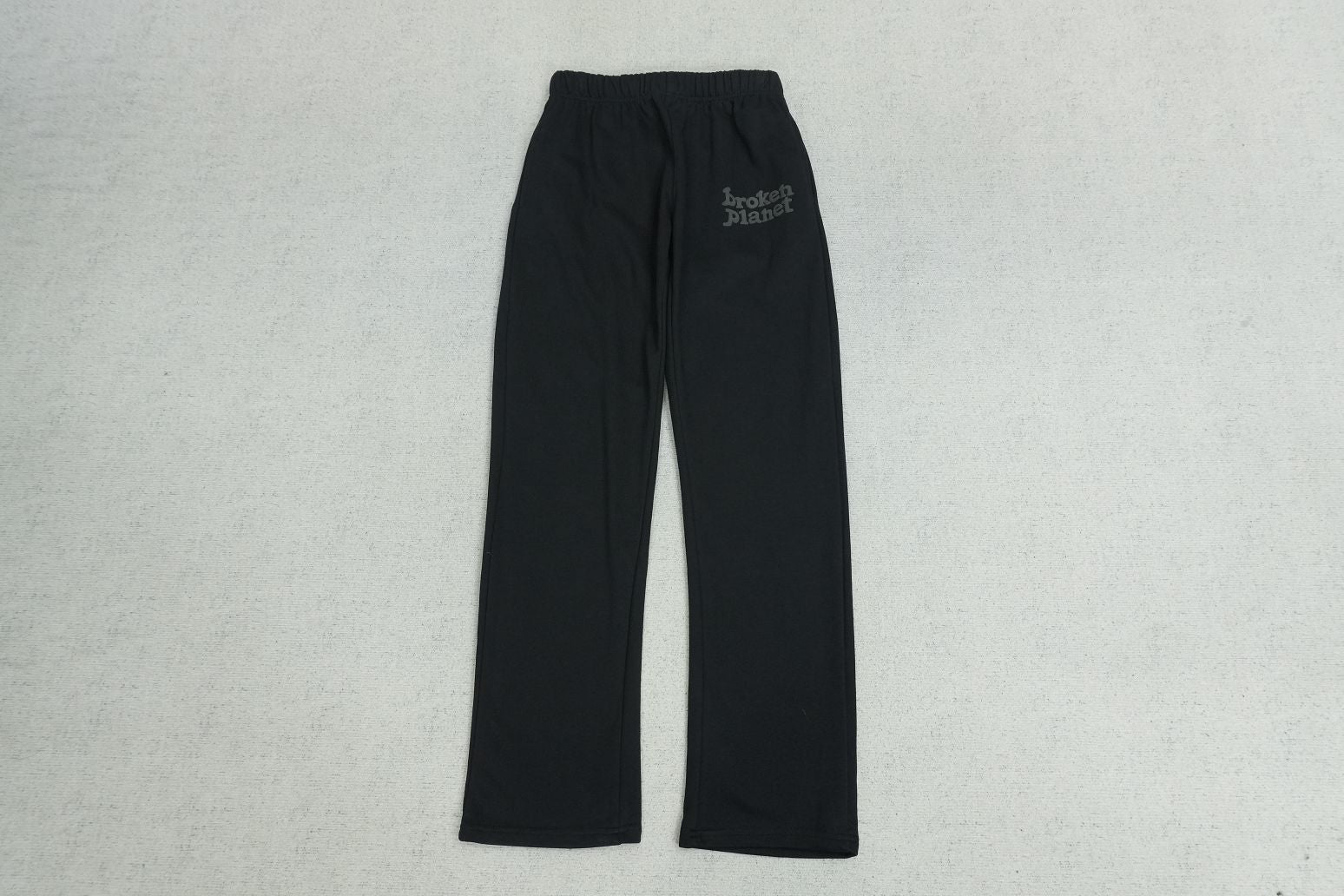 B - SWEATPANTS