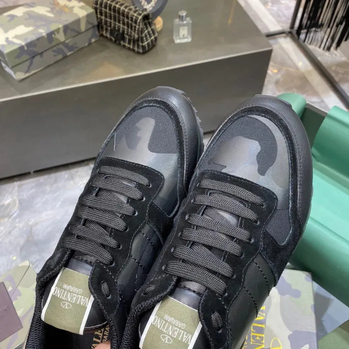 V - SNEAKERS