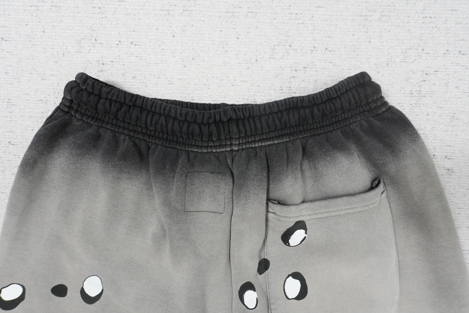 H - SWEATPANTS