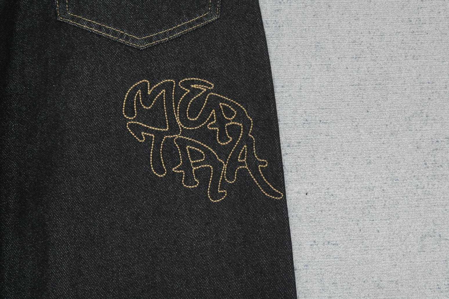 M - JEANS