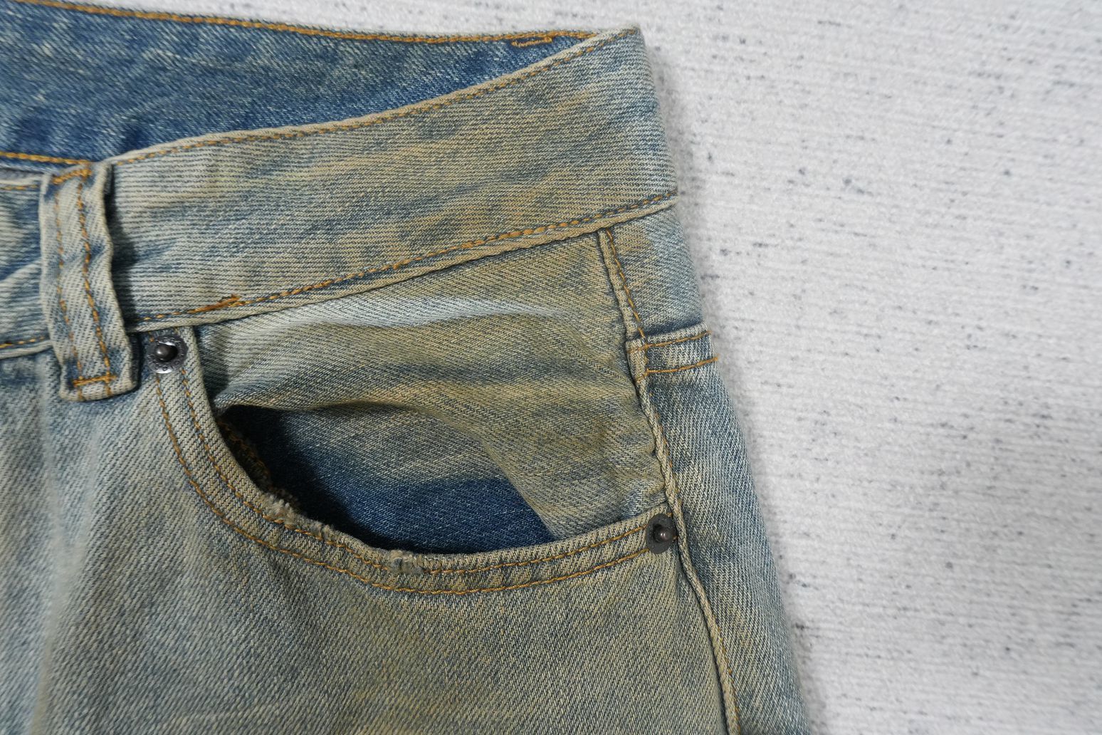 A - JEANS