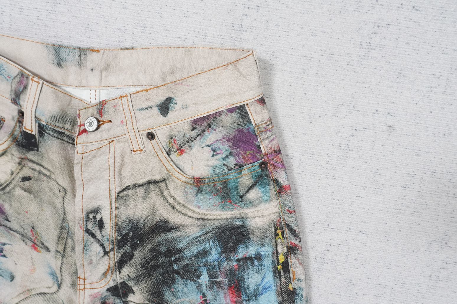 A - JEANS