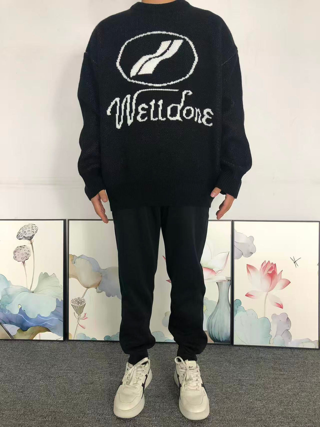 W - SWEATER