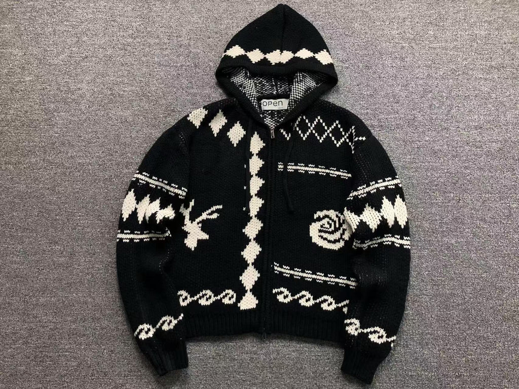 O - SWEATER