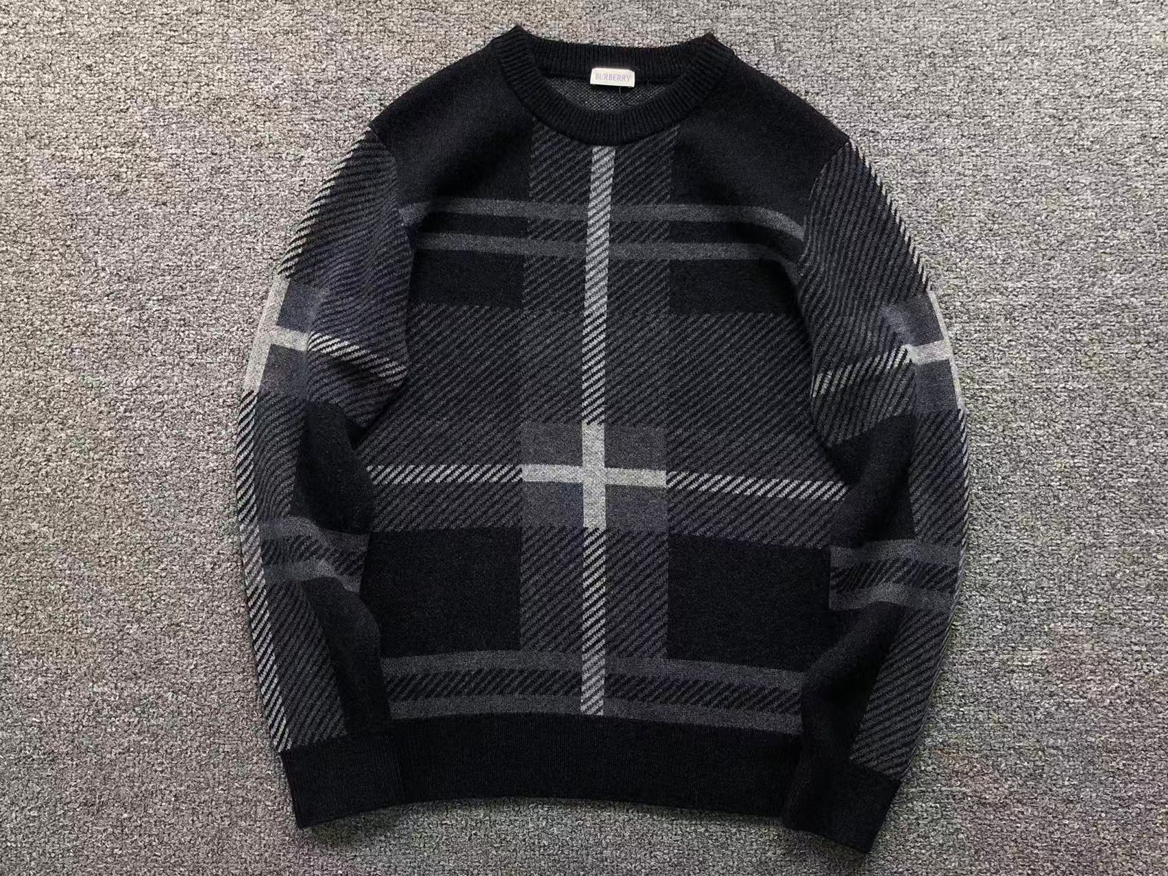 B - SWEATER