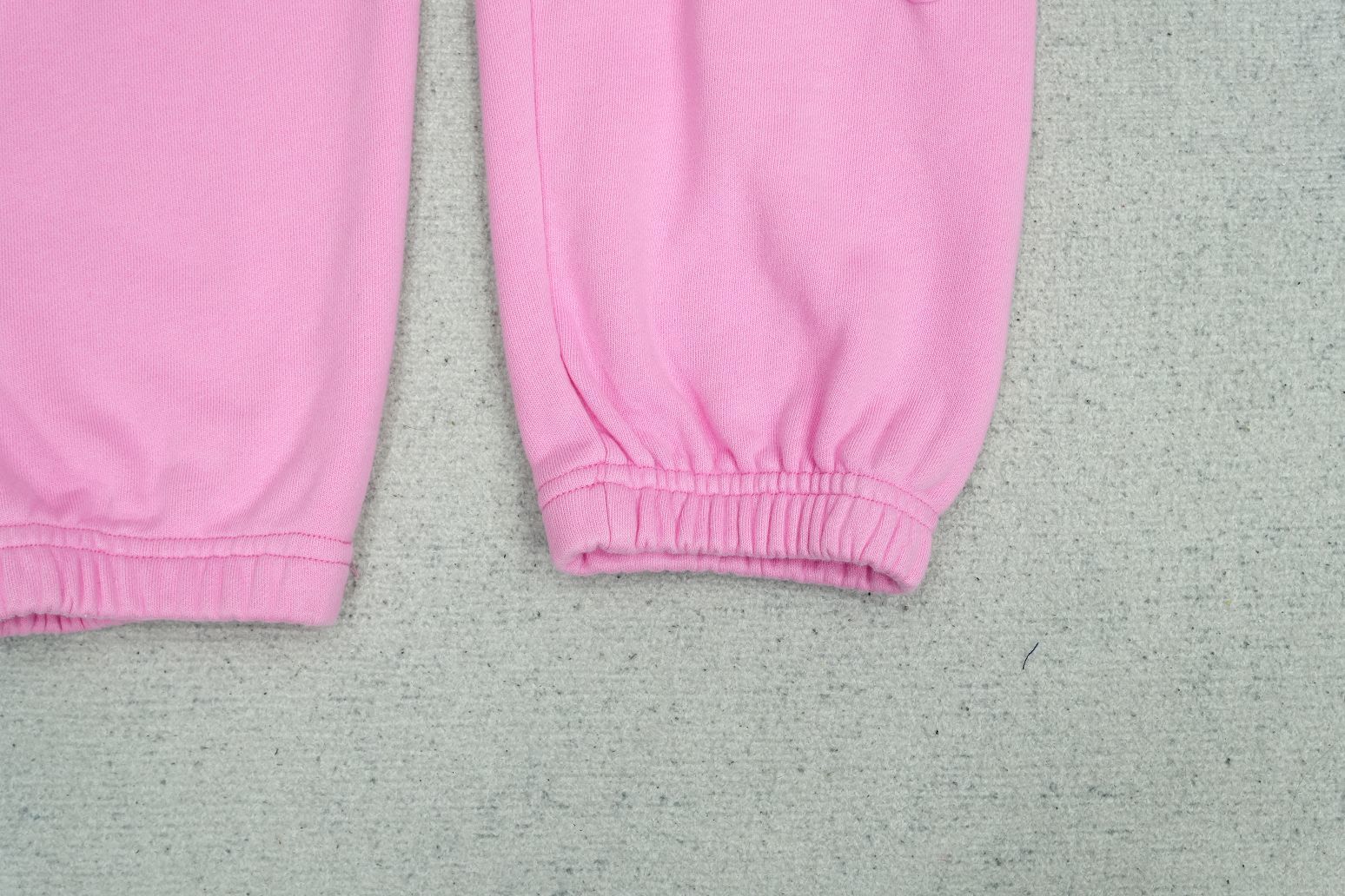 D - SWEATPANTS