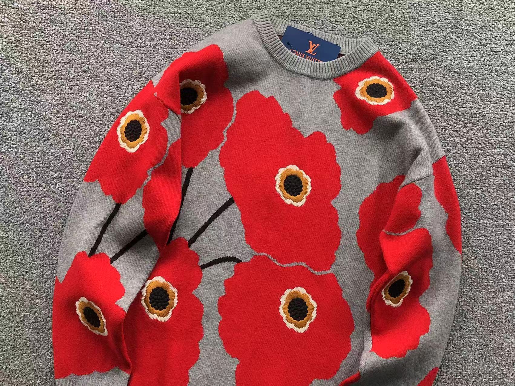 L - SWEATER