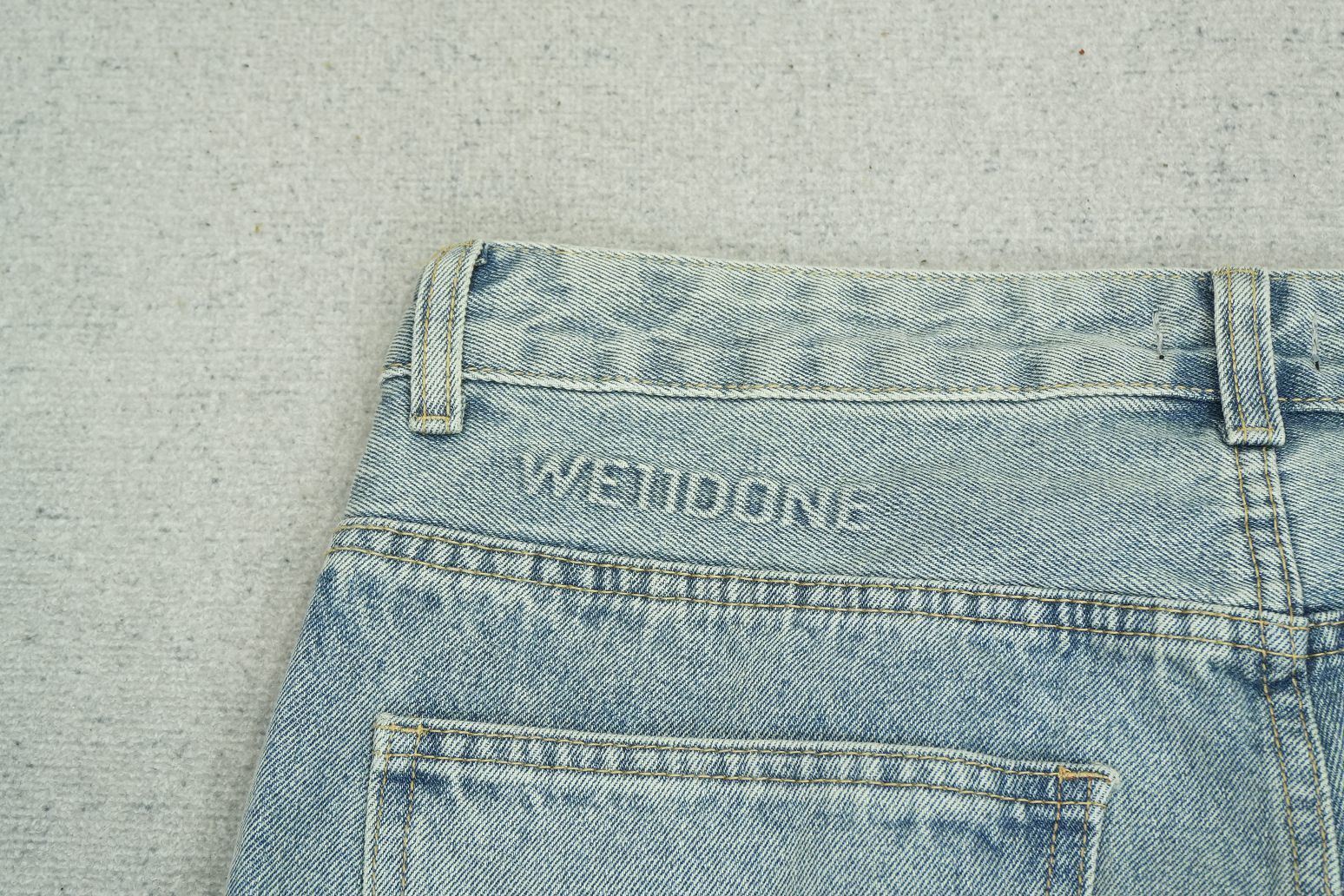 W - JEANS
