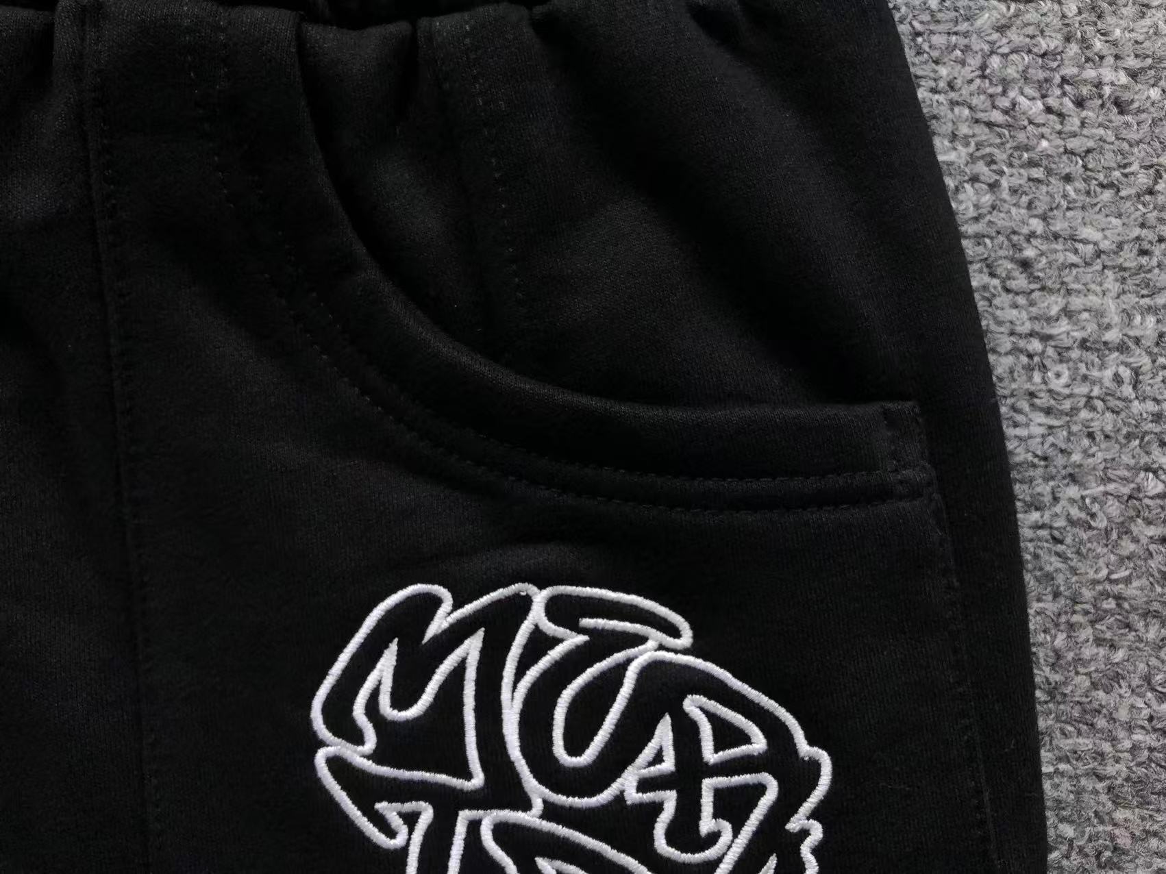 M - SHORTS