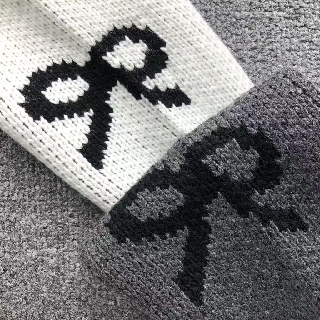 O - SWEATER