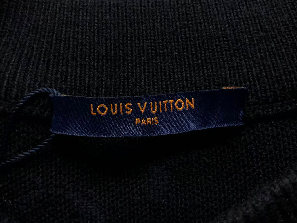 L - SWEATER