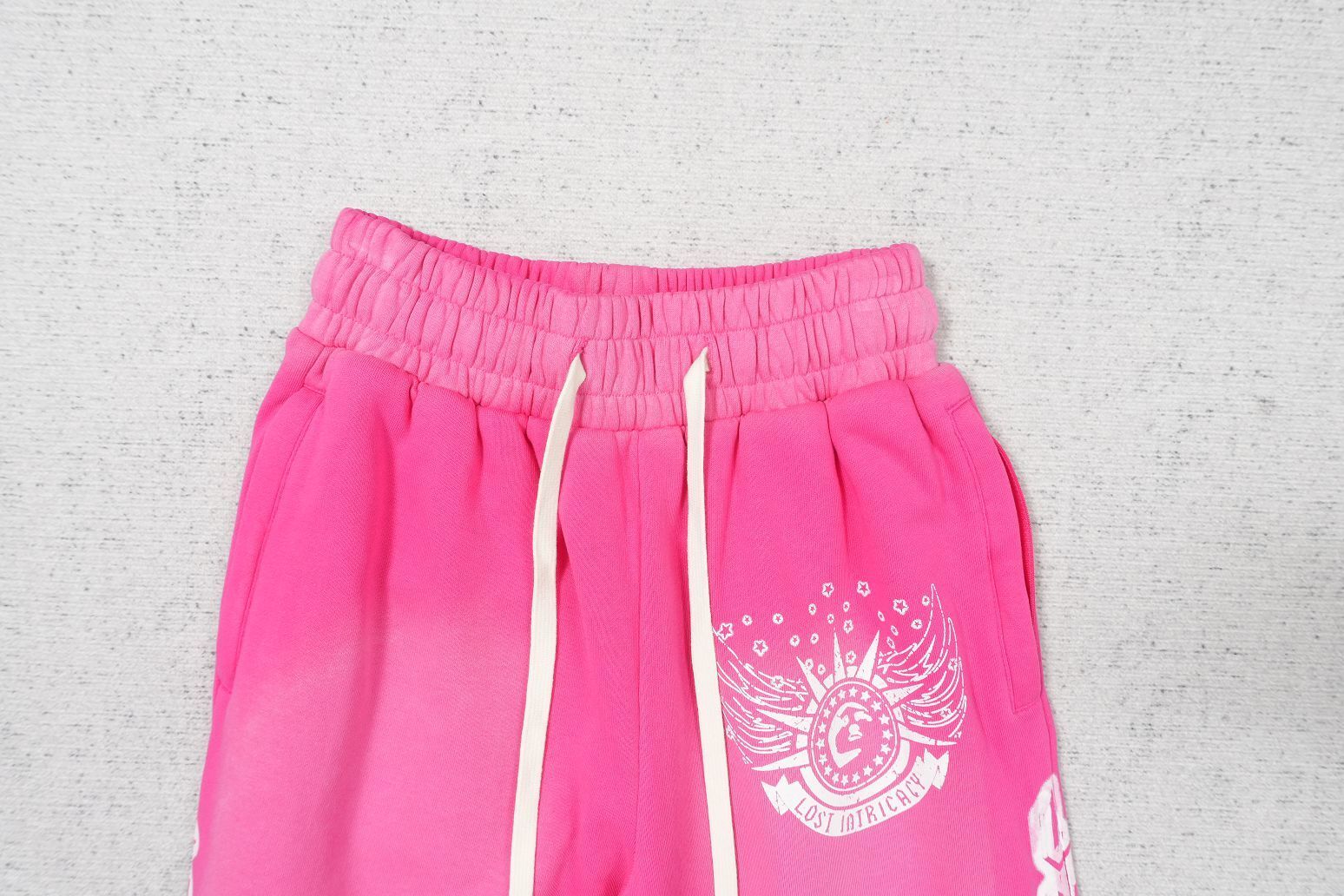 L - SWEATPANTS