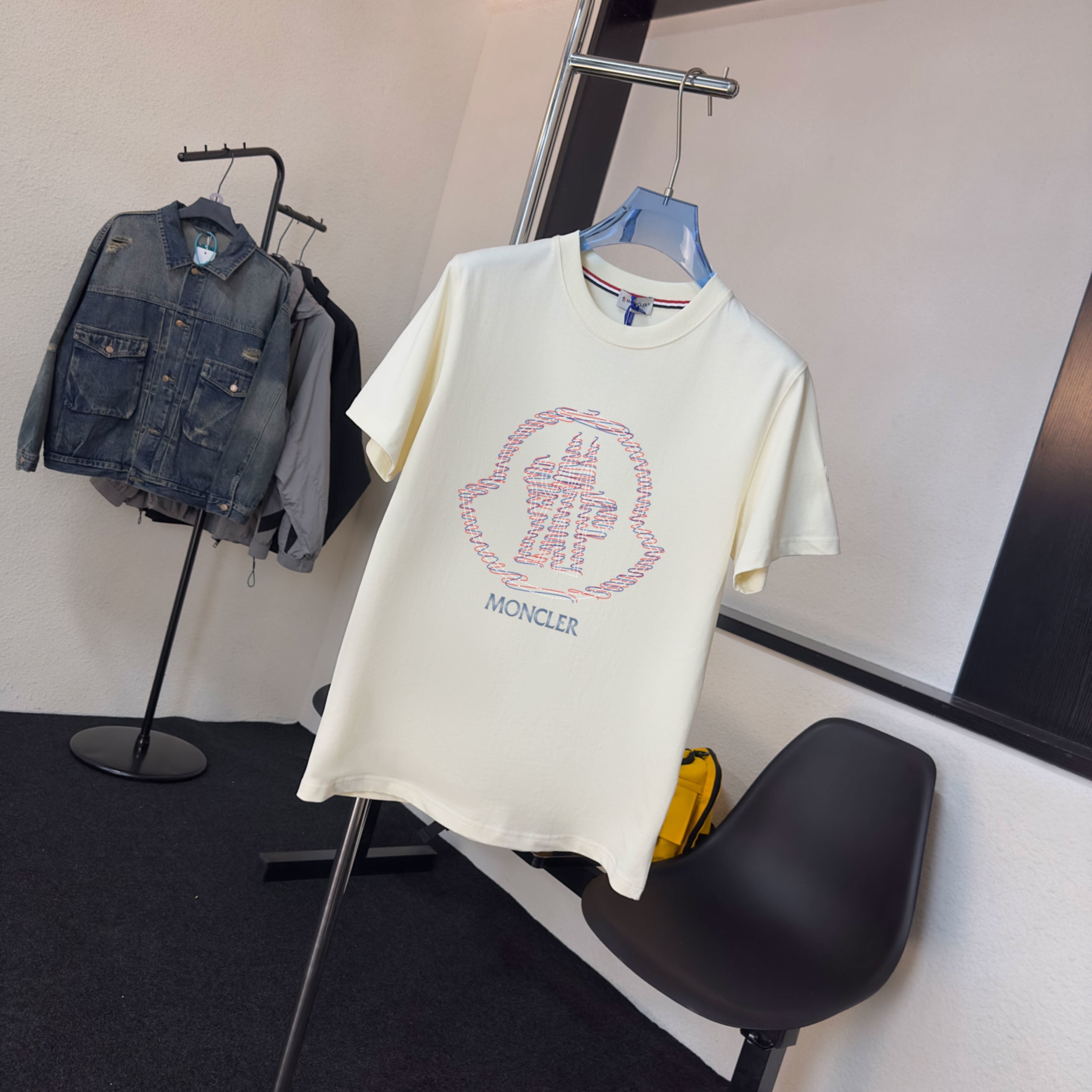 M - TSHIRT