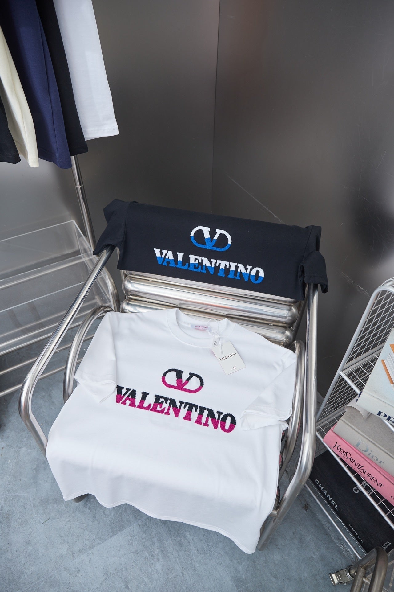 V - TSHIRT